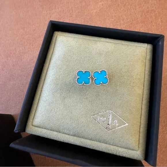 Van Cleef and Arpels Sweet Alhambra Earstuds Turquoise - Picture 3 of 10